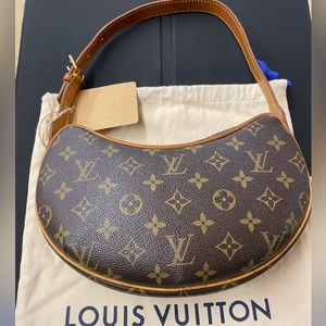 LOUIS VUITTON Monogram Canvas Croissant  Shoulder Bag  Made In France
